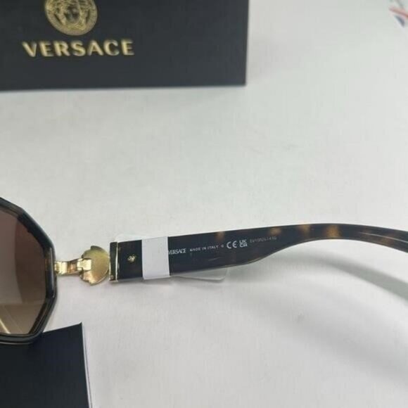 - 💯- New Authentic Versace Brown Gradient Geometric Sunglasses VE2228 1002… - Picture 8 of 14